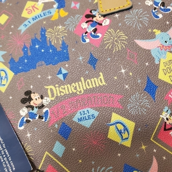 EUC Disney Dooney & Bourke Disneyland Marathon Weekend 2015 Tote, Authentic - Picture 8 of 16